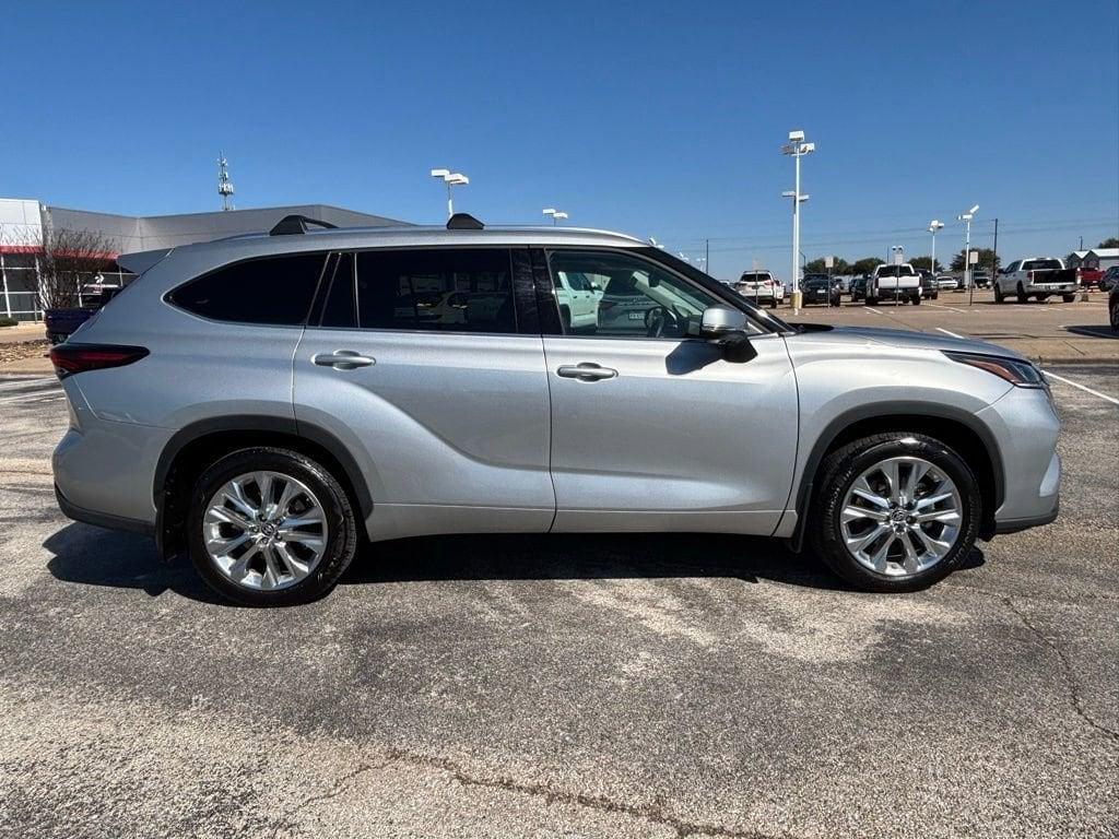 used 2024 Toyota Highlander Hybrid car, priced at $55,003