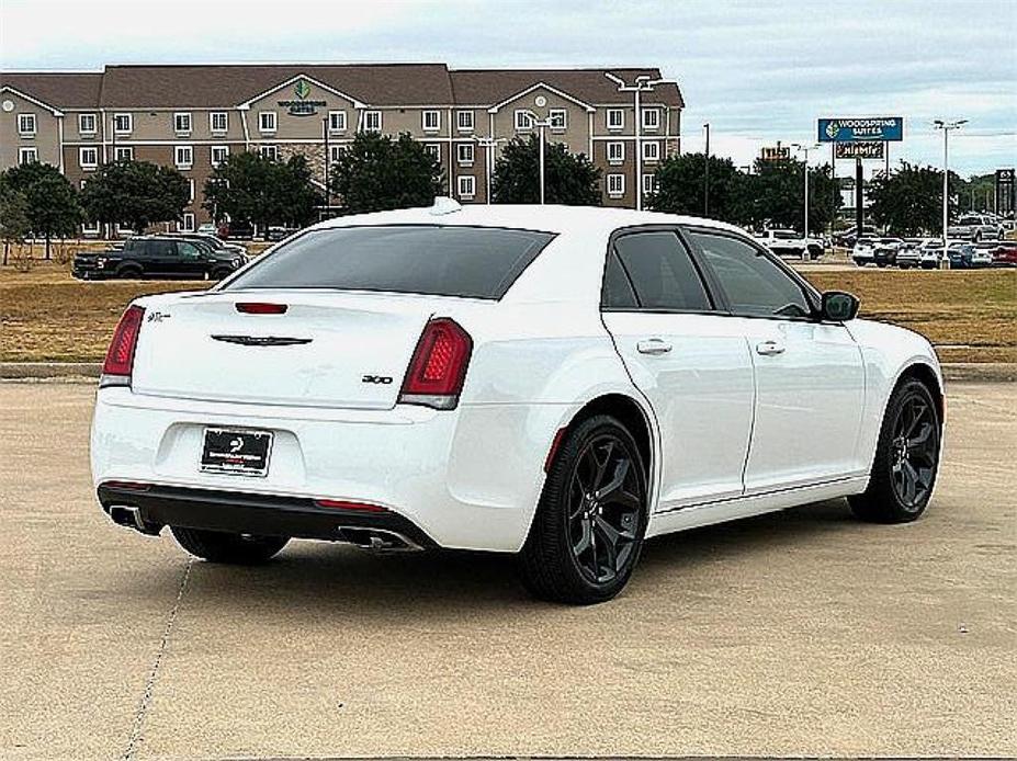 used 2022 Chrysler 300 car, priced at $24,388