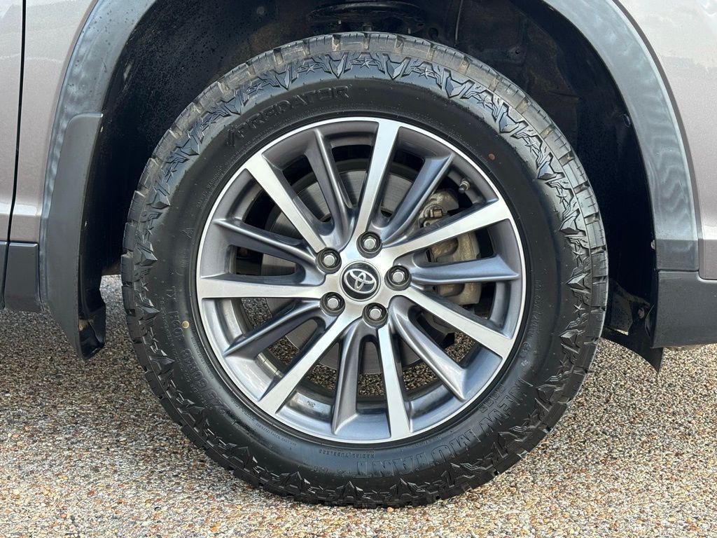 used 2019 Toyota Highlander car, priced at $26,991