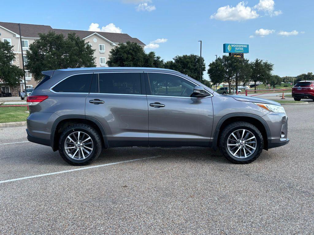 used 2019 Toyota Highlander car, priced at $26,991