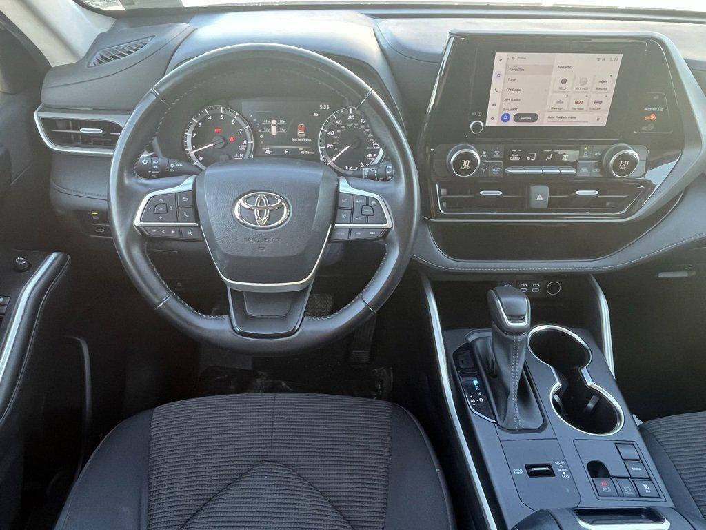 used 2023 Toyota Highlander car, priced at $33,981