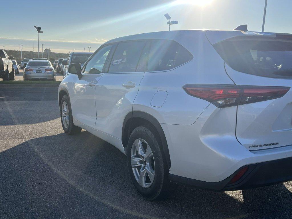 used 2023 Toyota Highlander car, priced at $33,981