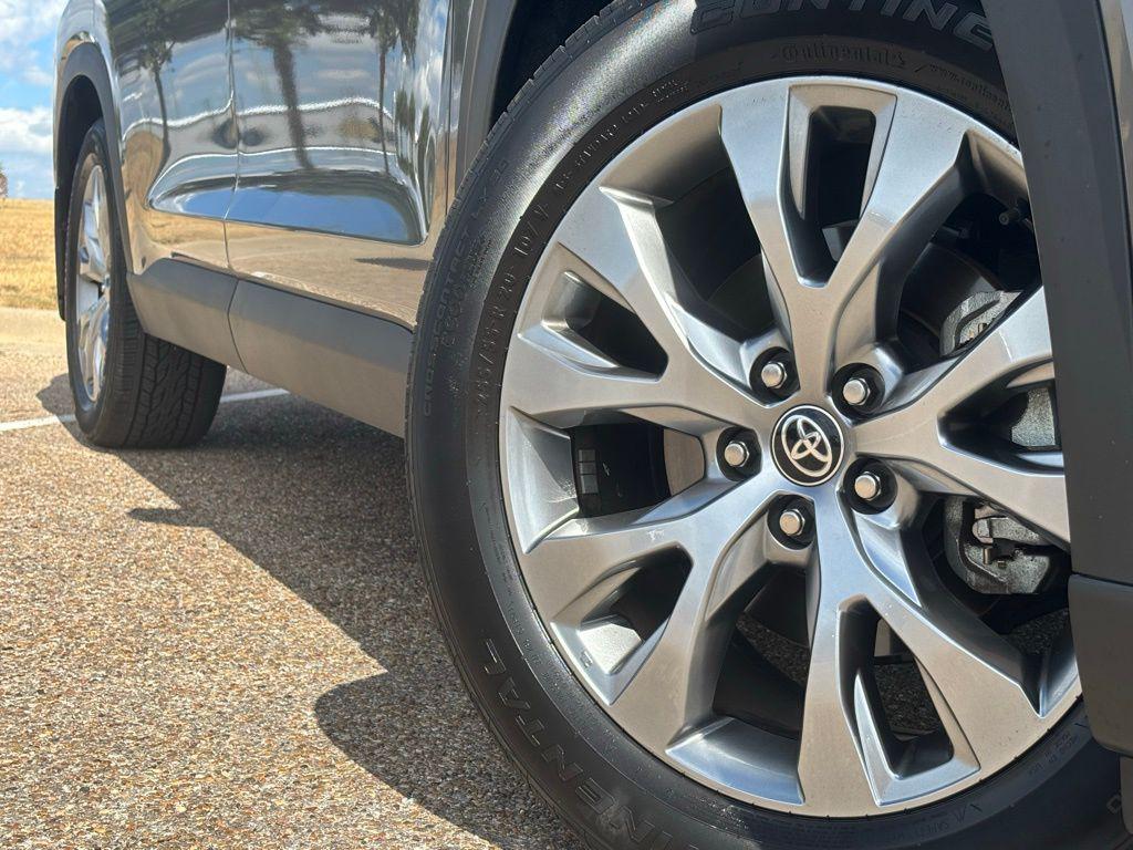 new 2025 Toyota Grand Highlander car, priced at $55,084