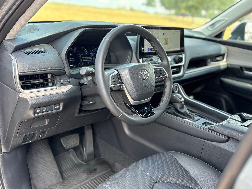 new 2025 Toyota Grand Highlander car, priced at $55,084