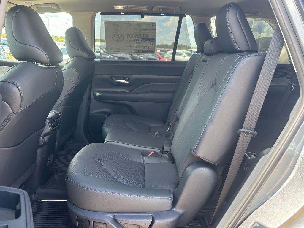 new 2025 Toyota Grand Highlander car, priced at $55,084