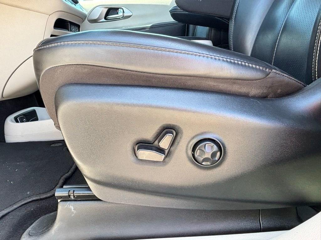 used 2023 Chrysler Pacifica car, priced at $23,188