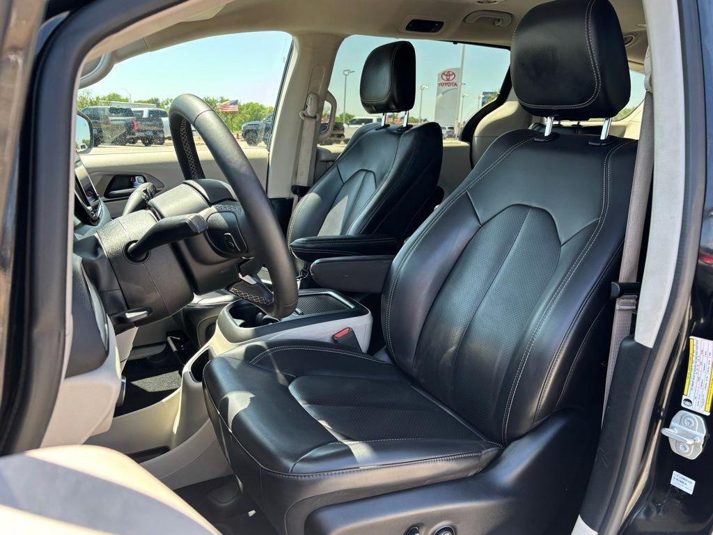 used 2023 Chrysler Pacifica car, priced at $22,093