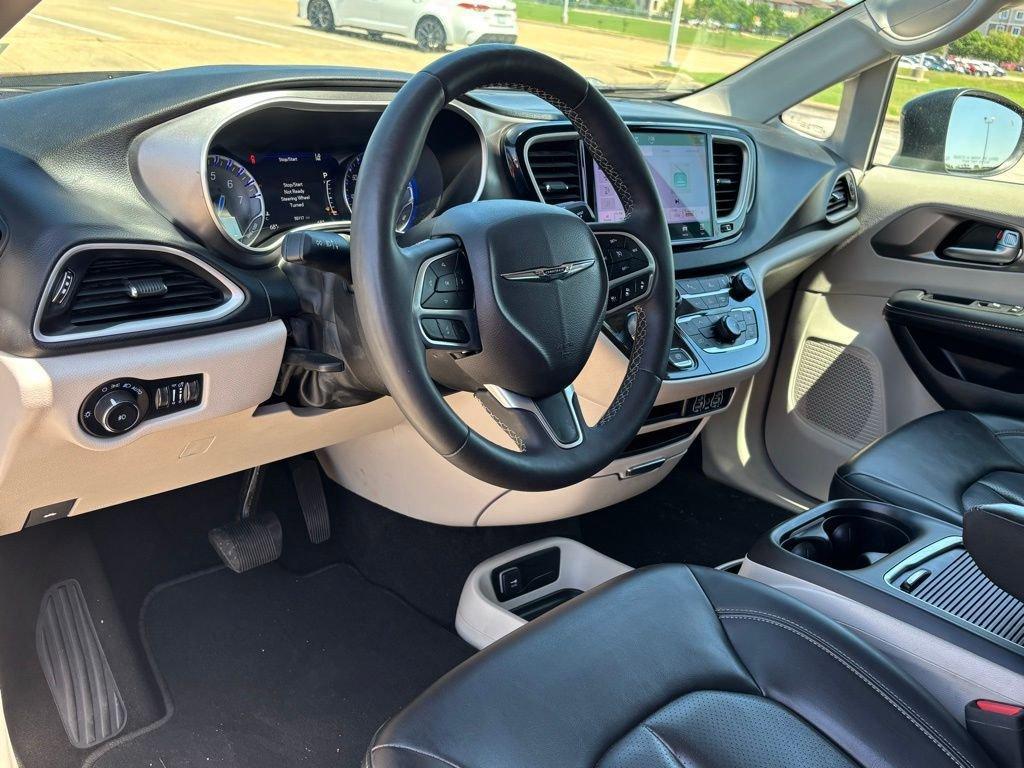 used 2023 Chrysler Pacifica car, priced at $22,093