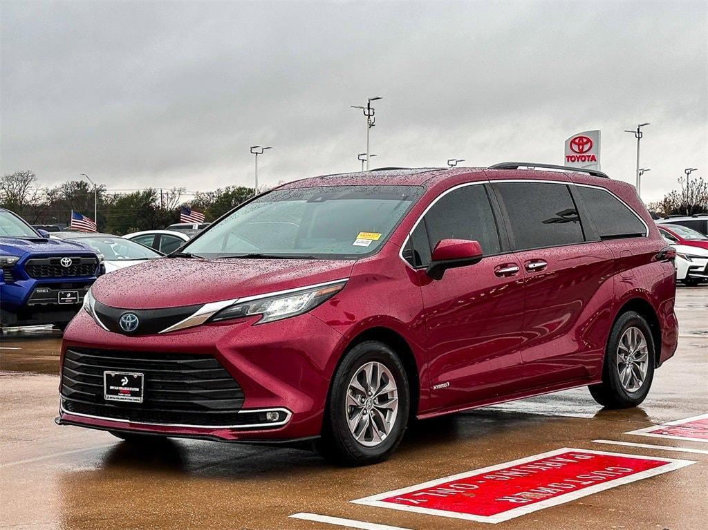 used 2021 Toyota Sienna car, priced at $31,902