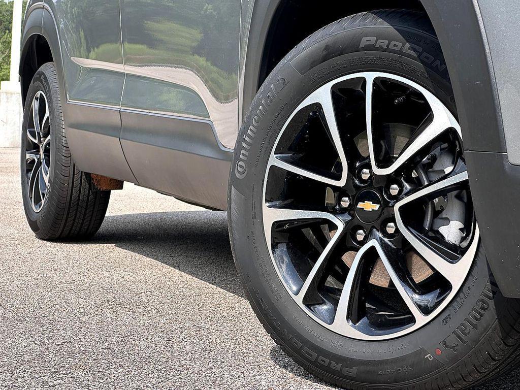 used 2025 Chevrolet TrailBlazer car, priced at $25,991