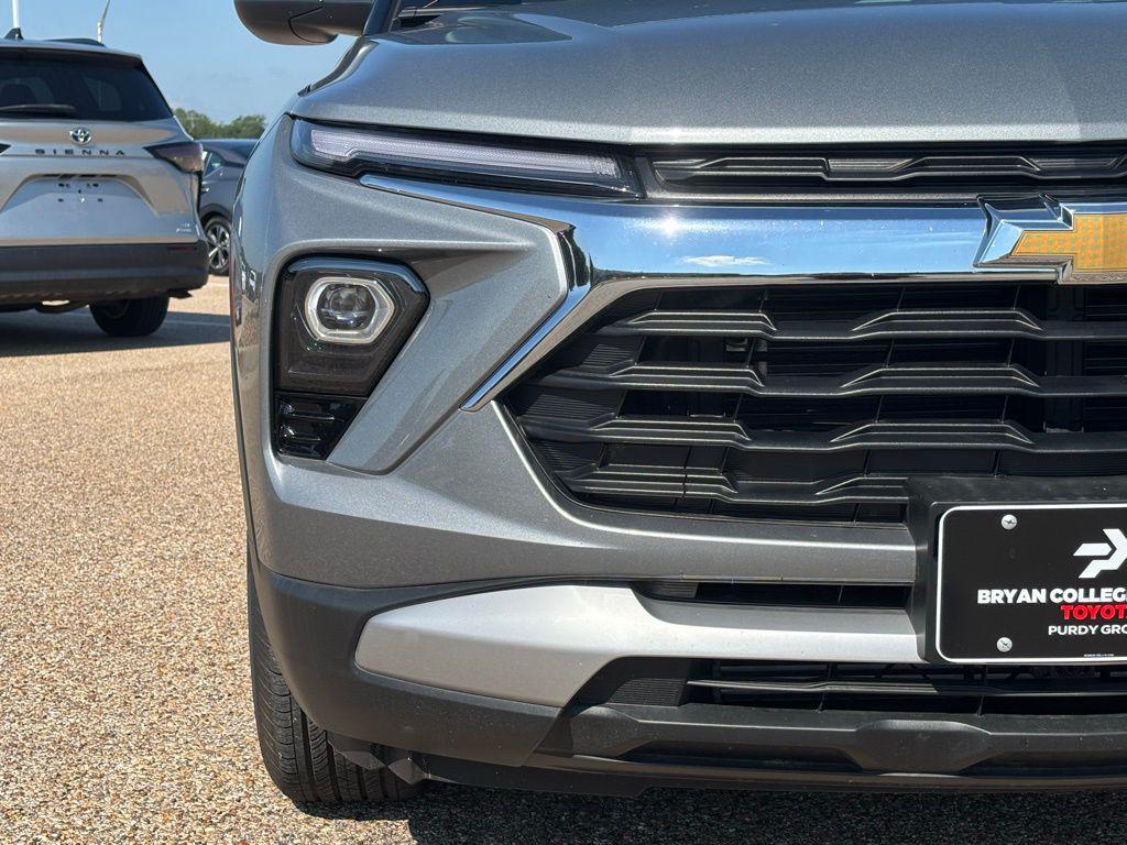 used 2025 Chevrolet TrailBlazer car, priced at $25,991