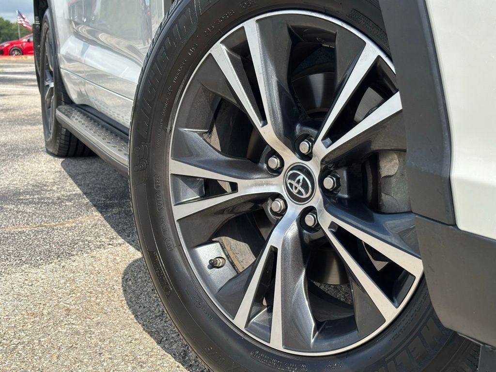 used 2016 Toyota Highlander car, priced at $20,991