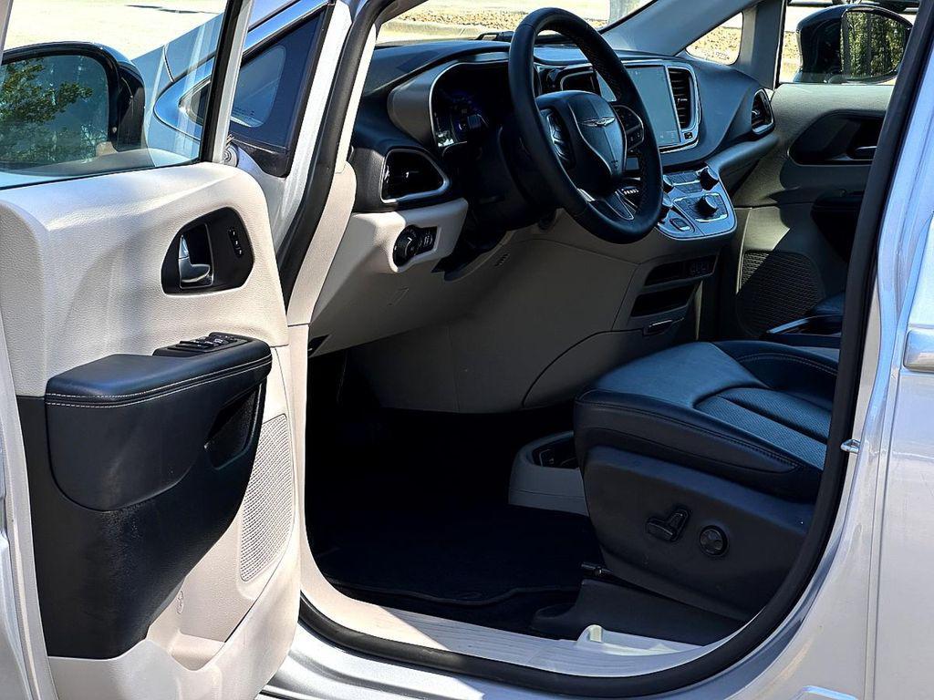 used 2024 Chrysler Pacifica car, priced at $31,260