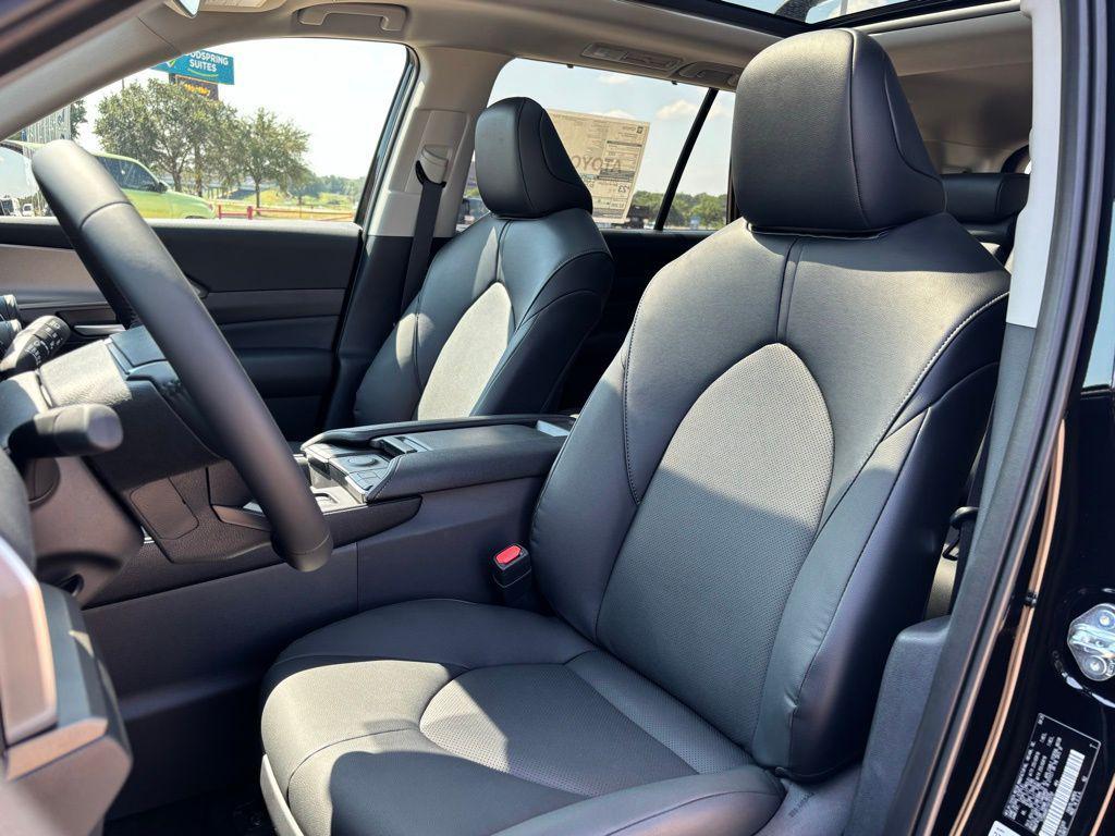 new 2025 Toyota Grand Highlander car, priced at $52,332