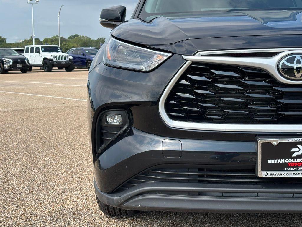 used 2023 Toyota Highlander car, priced at $31,311
