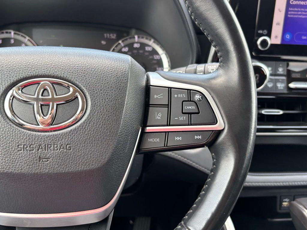 used 2023 Toyota Highlander car, priced at $33,759
