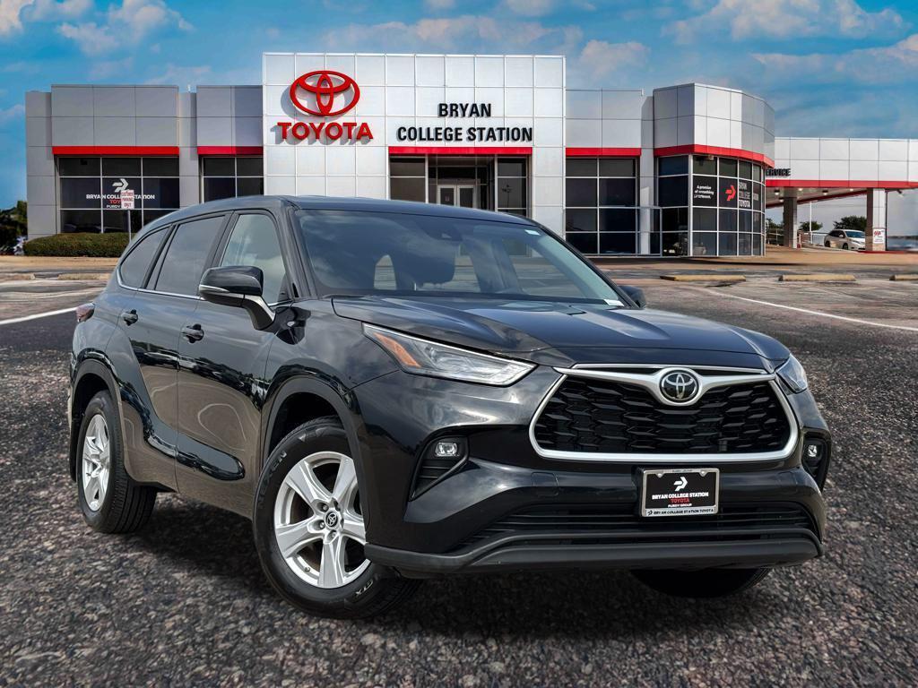 used 2023 Toyota Highlander car, priced at $33,759