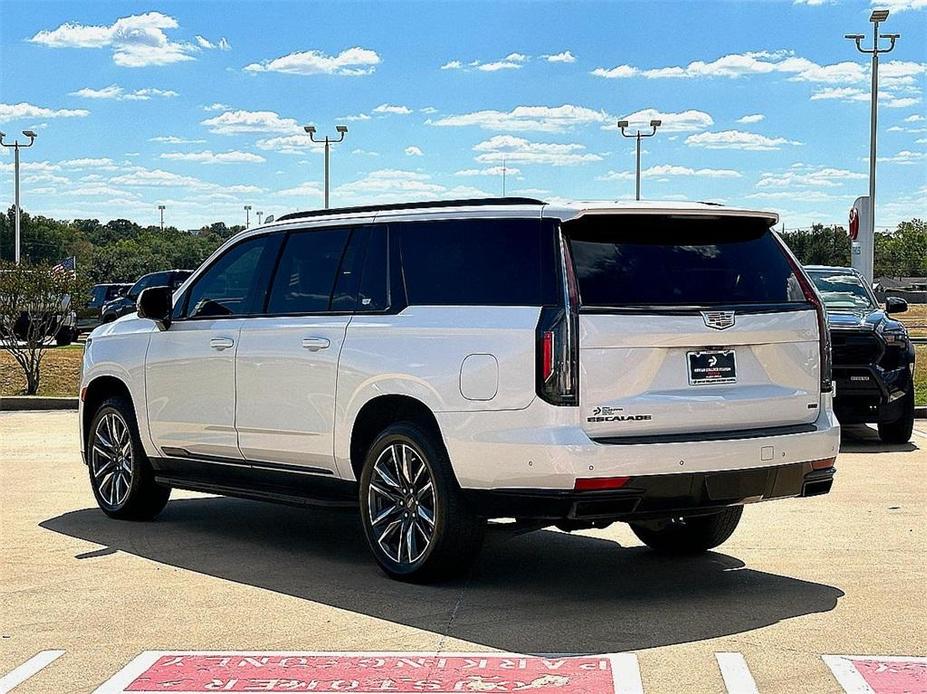 used 2023 Cadillac Escalade ESV car, priced at $75,987