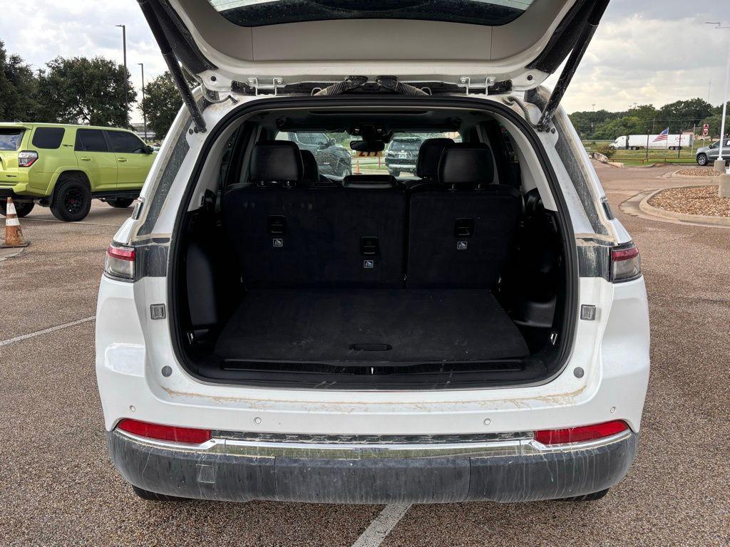 used 2024 Jeep Grand Cherokee car, priced at $35,151