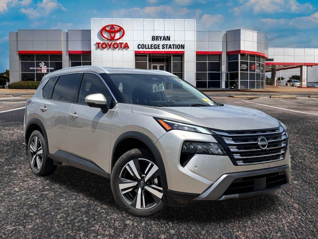 used 2024 Nissan Rogue car, priced at $32,432