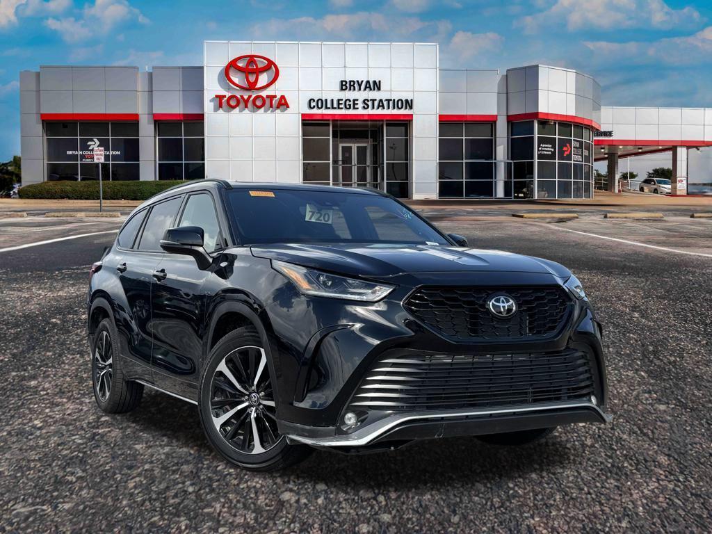 used 2021 Toyota Highlander car, priced at $33,991