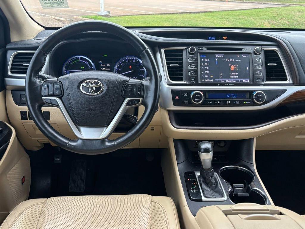 used 2019 Toyota Highlander Hybrid car, priced at $27,672