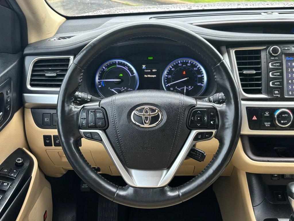 used 2019 Toyota Highlander Hybrid car, priced at $26,991