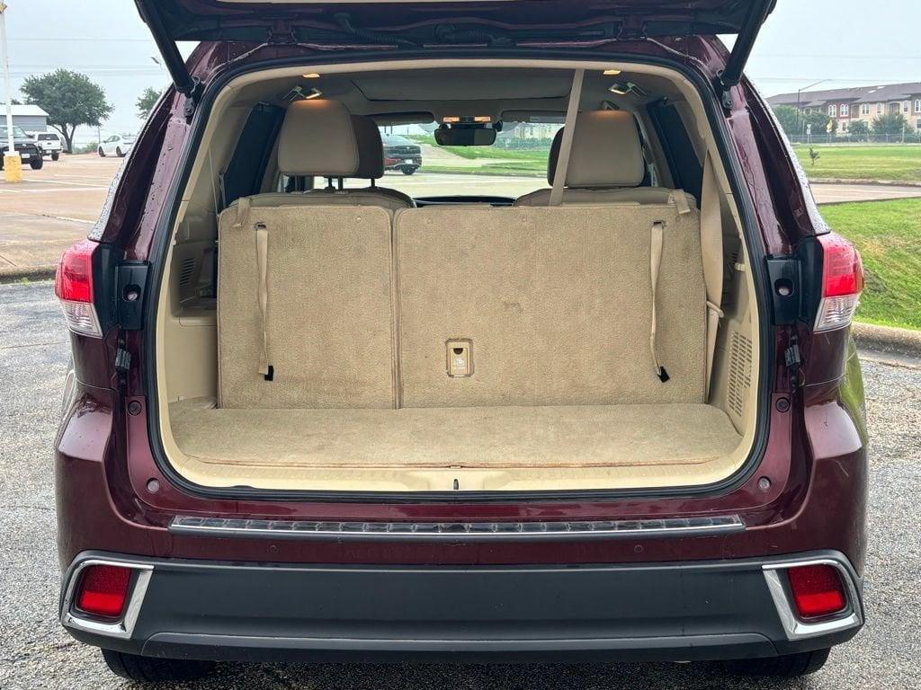 used 2019 Toyota Highlander Hybrid car, priced at $27,672