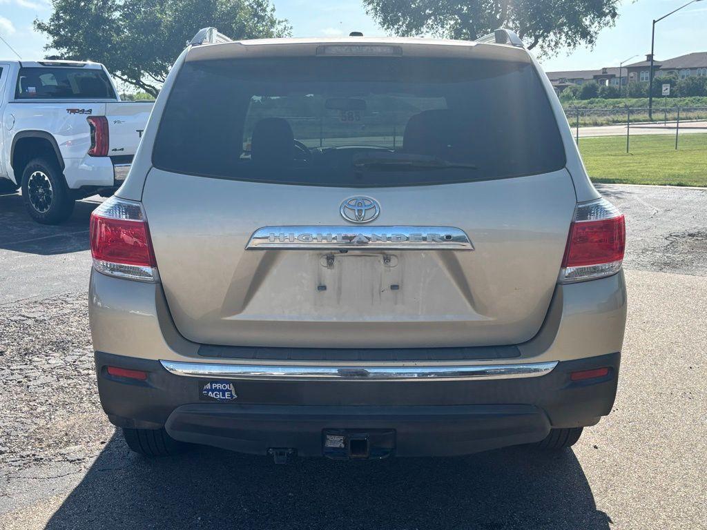 used 2013 Toyota Highlander car, priced at $15,991