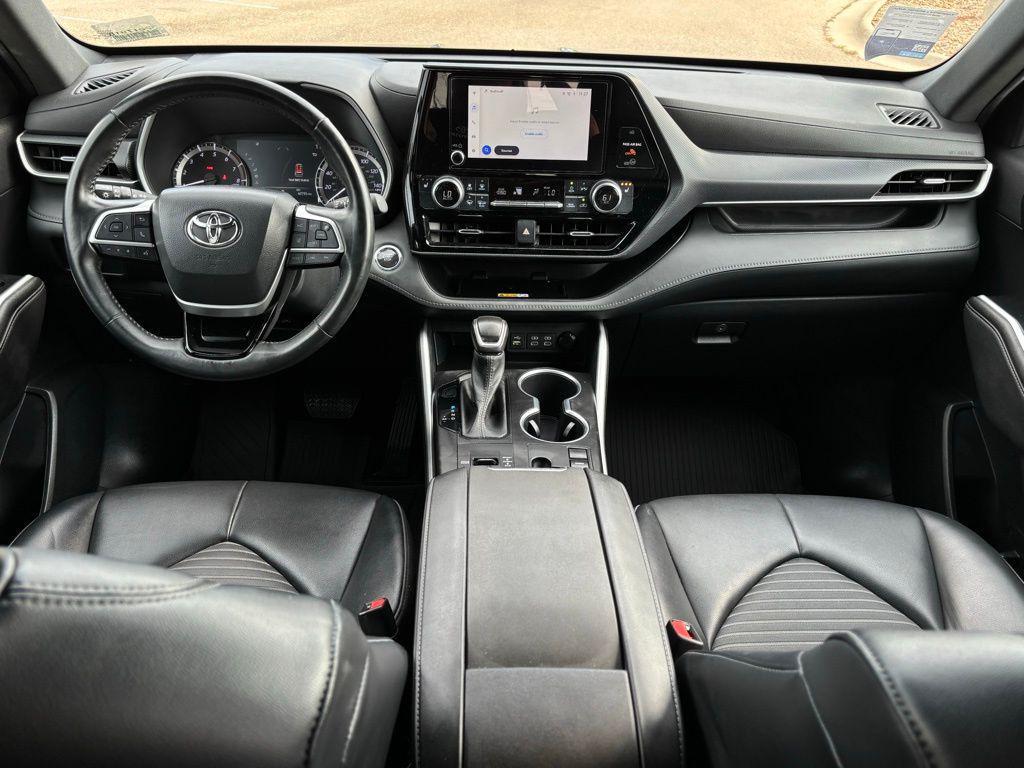 used 2023 Toyota Highlander car, priced at $35,754