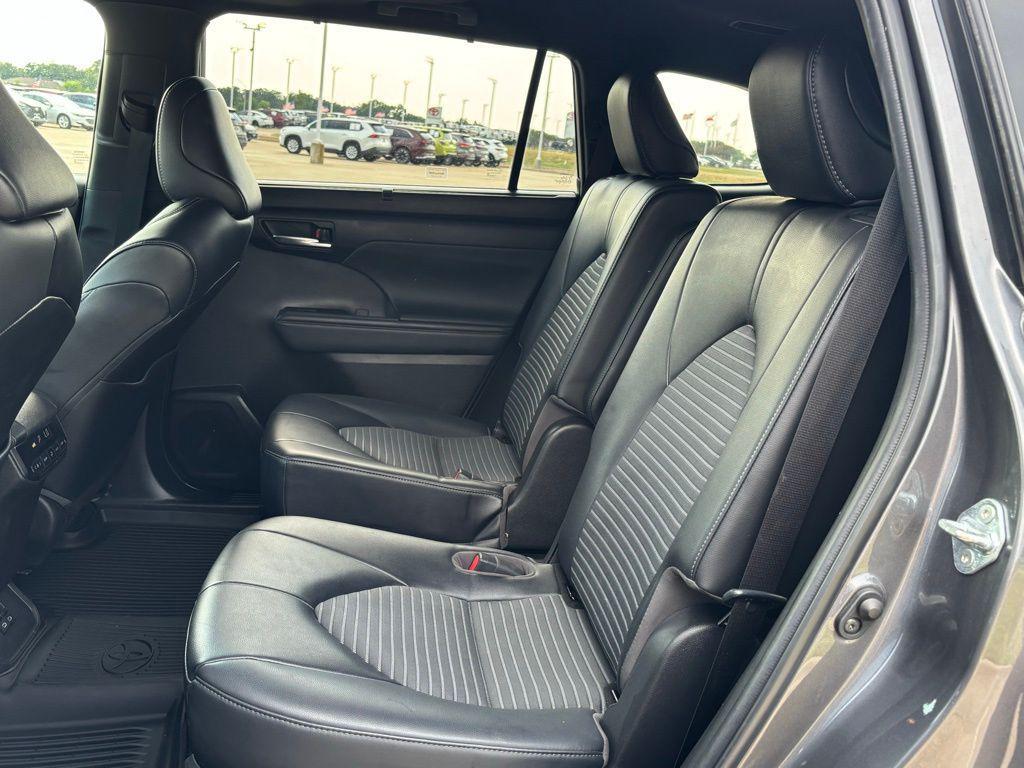 used 2023 Toyota Highlander car, priced at $35,754