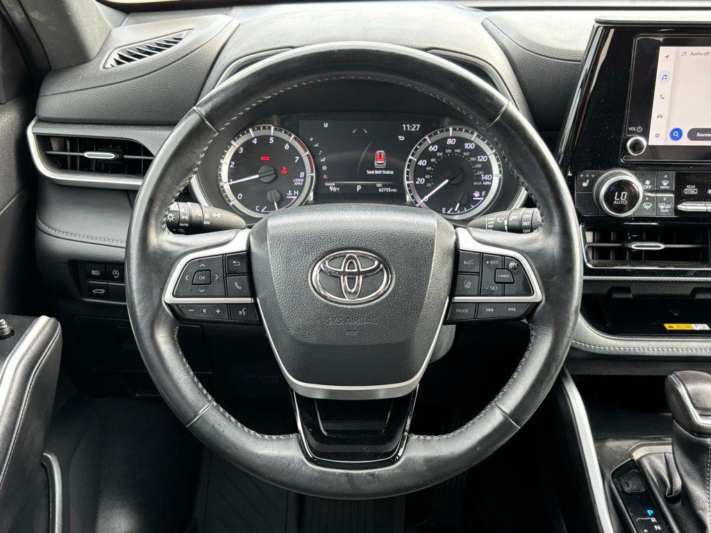 used 2023 Toyota Highlander car, priced at $35,754