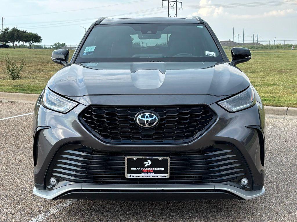used 2023 Toyota Highlander car, priced at $35,754