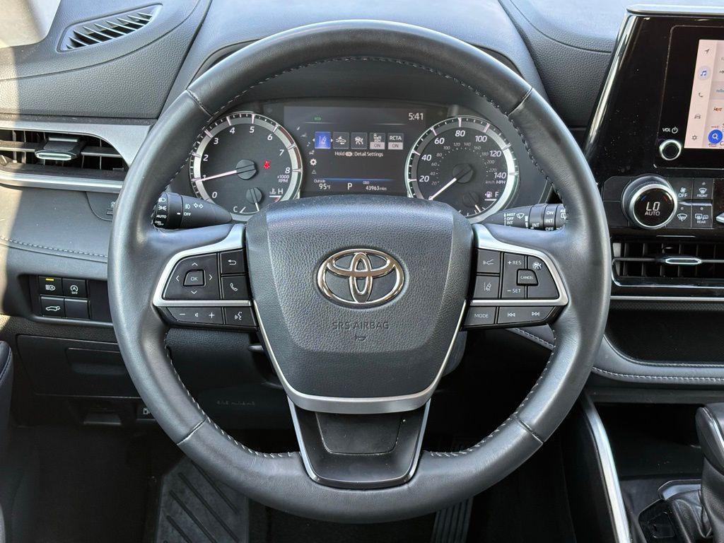 used 2024 Toyota Highlander car, priced at $36,991
