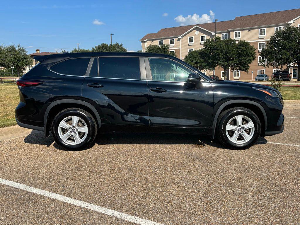 used 2024 Toyota Highlander car, priced at $36,991