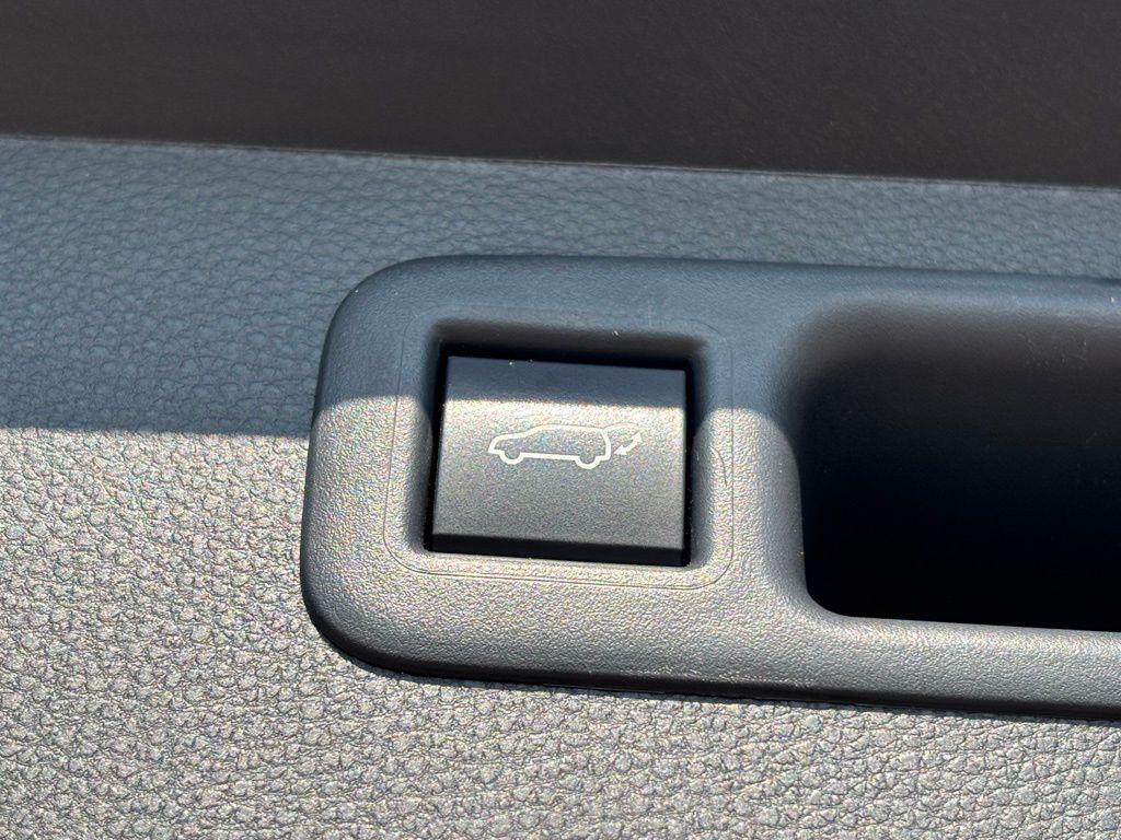 used 2024 Toyota Highlander car, priced at $36,991