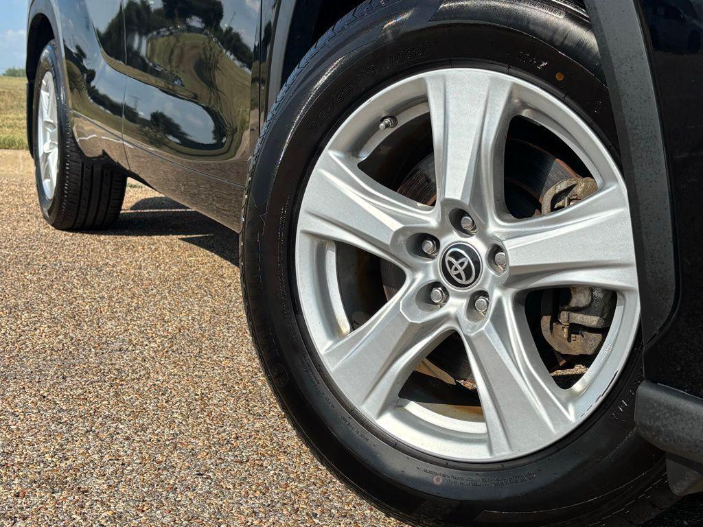 used 2024 Toyota Highlander car, priced at $36,991