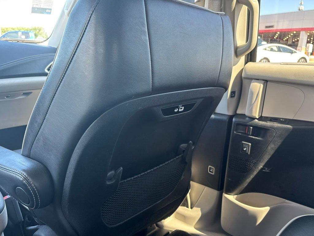 used 2023 Chrysler Pacifica car, priced at $27,129