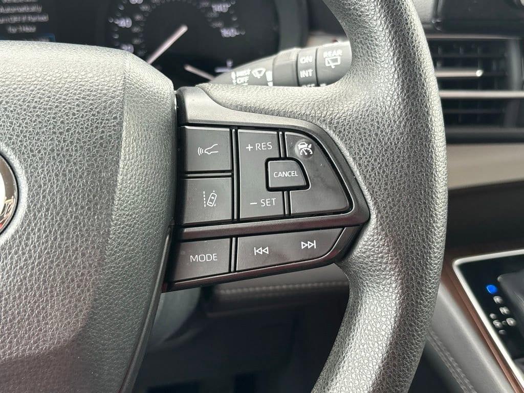 used 2023 Toyota Sienna car, priced at $37,389