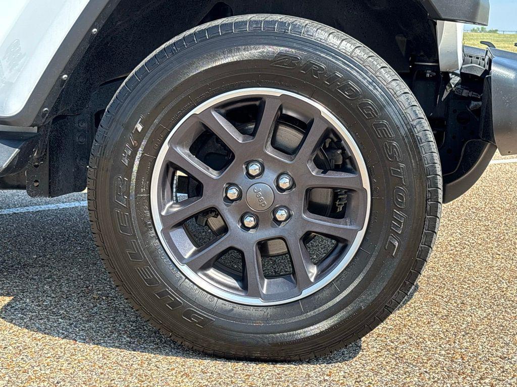 used 2022 Jeep Gladiator car, priced at $32,751