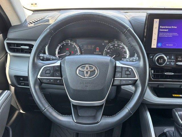 used 2023 Toyota Highlander car, priced at $35,991