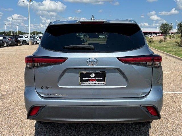 used 2023 Toyota Highlander car, priced at $32,670