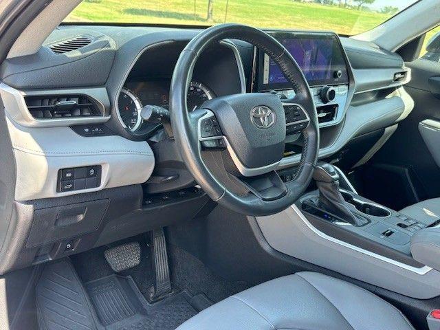 used 2023 Toyota Highlander car, priced at $32,670