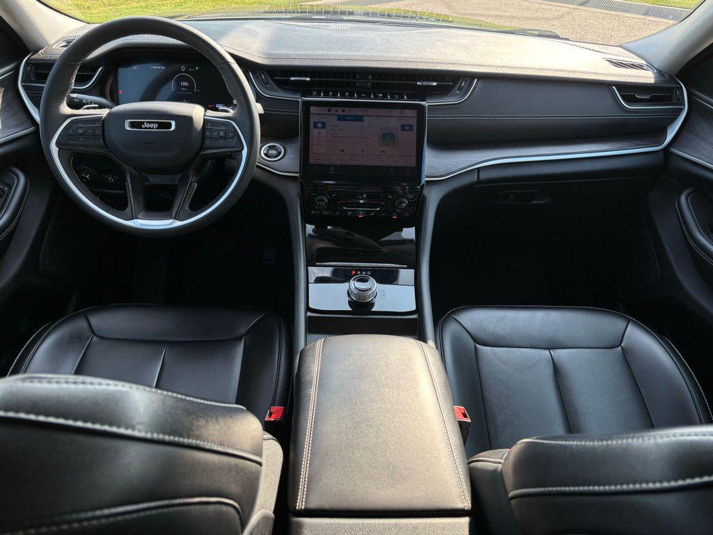 used 2024 Jeep Grand Cherokee car, priced at $29,254
