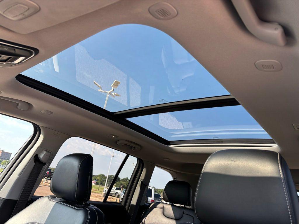 used 2024 Jeep Grand Cherokee car, priced at $29,254