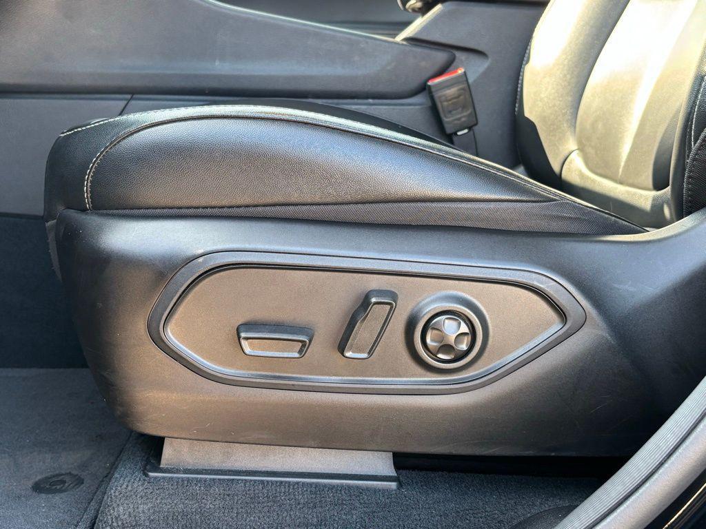 used 2024 Jeep Grand Cherokee car, priced at $29,254