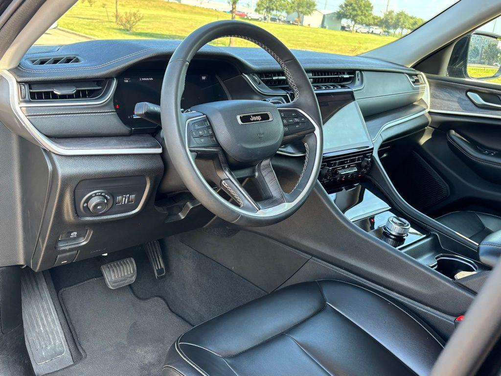 used 2024 Jeep Grand Cherokee car, priced at $29,254