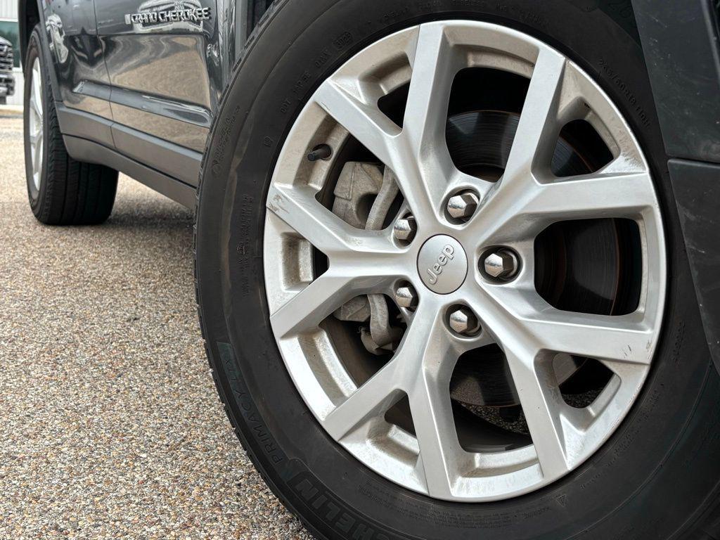 used 2024 Jeep Grand Cherokee car, priced at $30,991