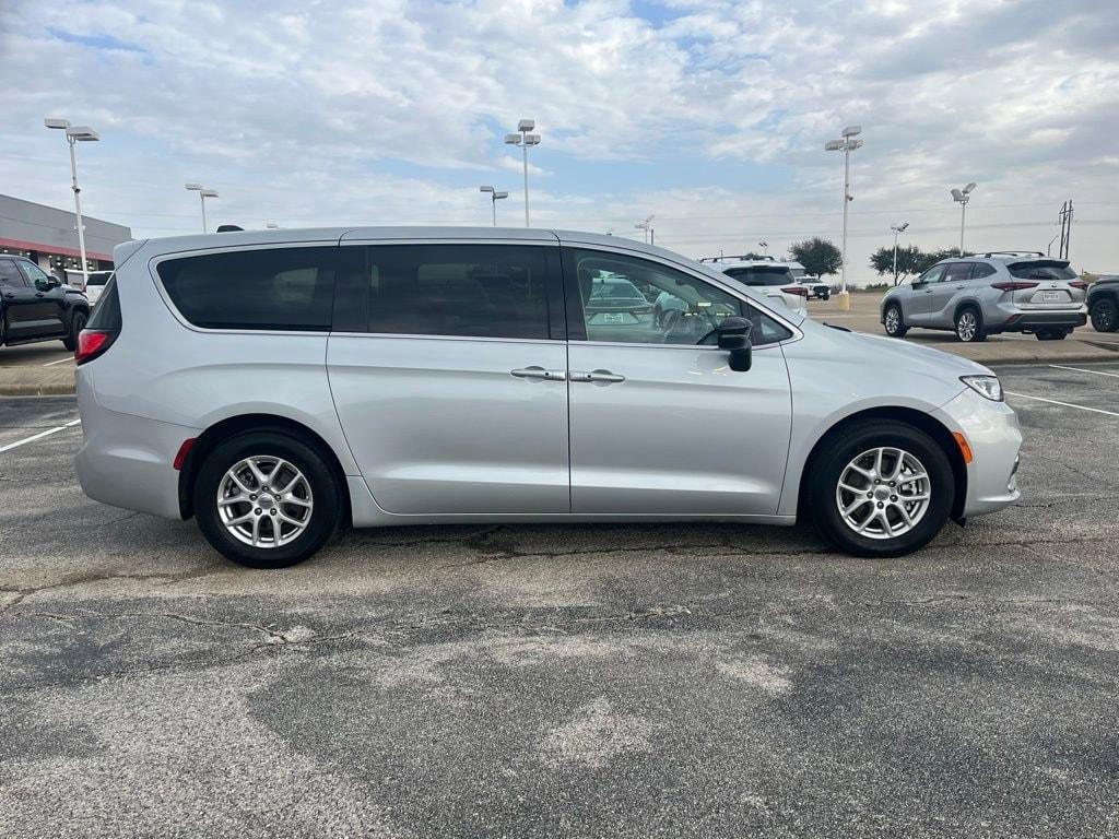 used 2024 Chrysler Pacifica car, priced at $29,816