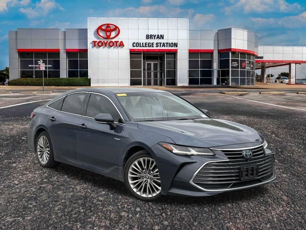used 2020 Toyota Avalon Hybrid car, priced at $27,991